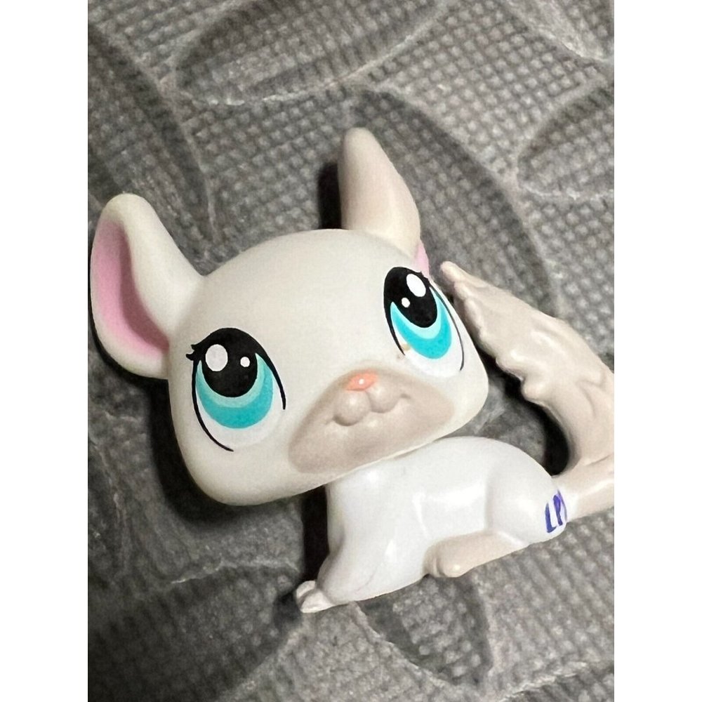 Littlest Pet Shop LPS 1401 White Chinchilla #1401 Cake Topper Figure Hasbro